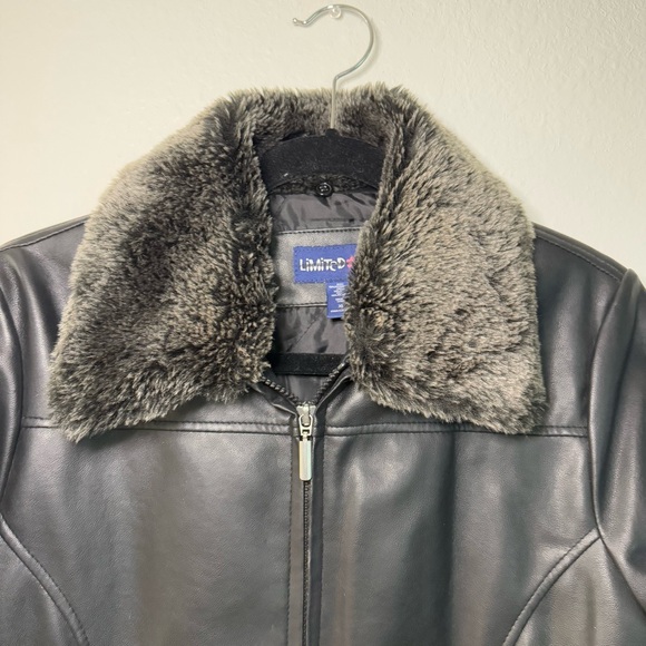Vintage Limited Too Faux Leather Removal Faux Fur Jacket - Picture 3 of 10
